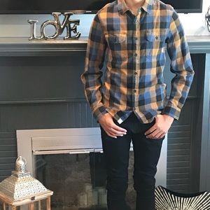 MEN’S FLANNEL SHIRT